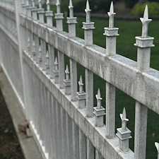 Vinyl-fence-pressure-washing-Tulare-Ca 3