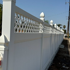 Vinyl-fence-pressure-washing-Tulare-Ca 0