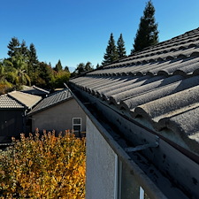 Visalia-Ca-Gutter-cleaning-service 2