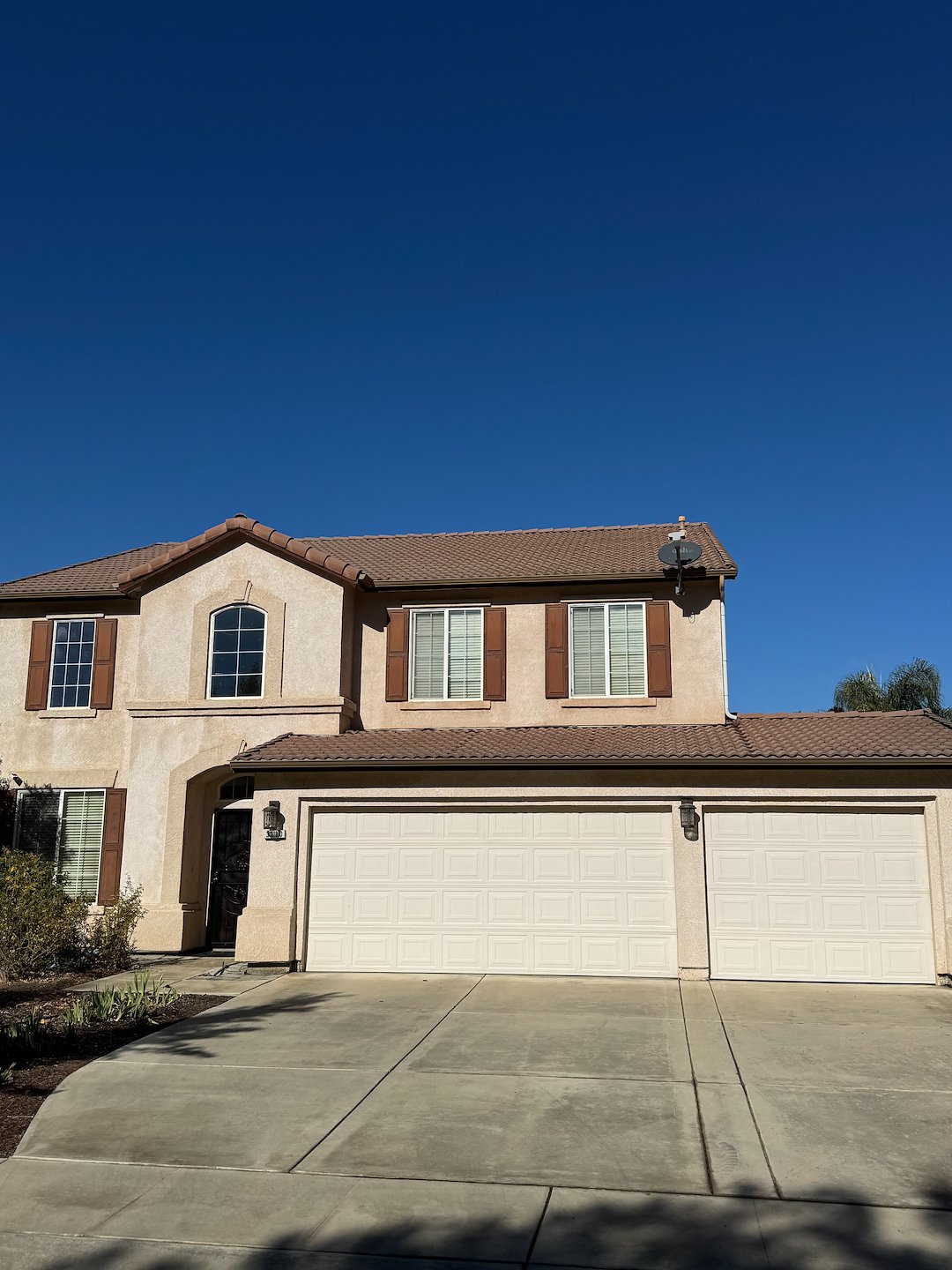 Visalia- Roof Clean/Wash & Gutter Clean